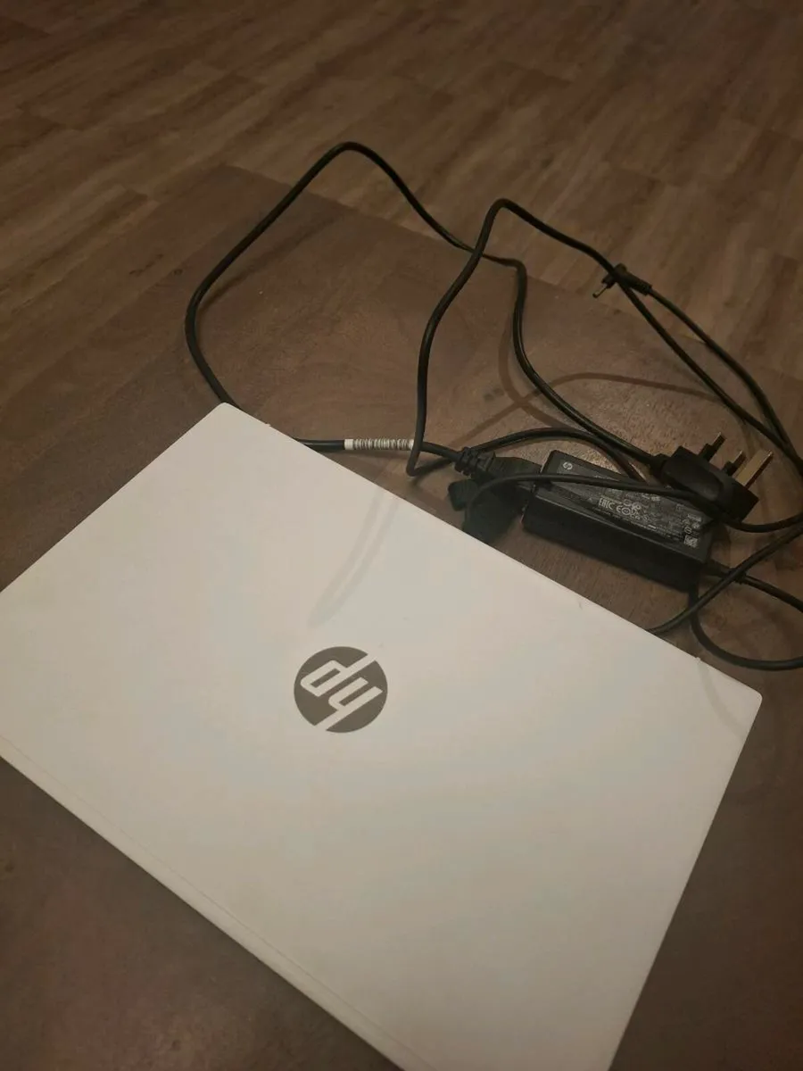 HP PAVILION rosegold laptop - Image 1