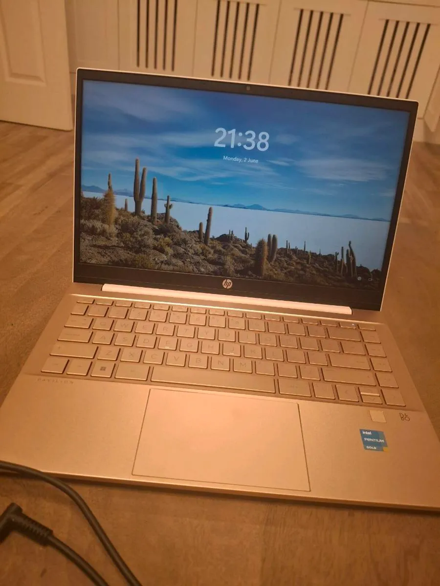 HP PAVILION rosegold laptop - Image 2