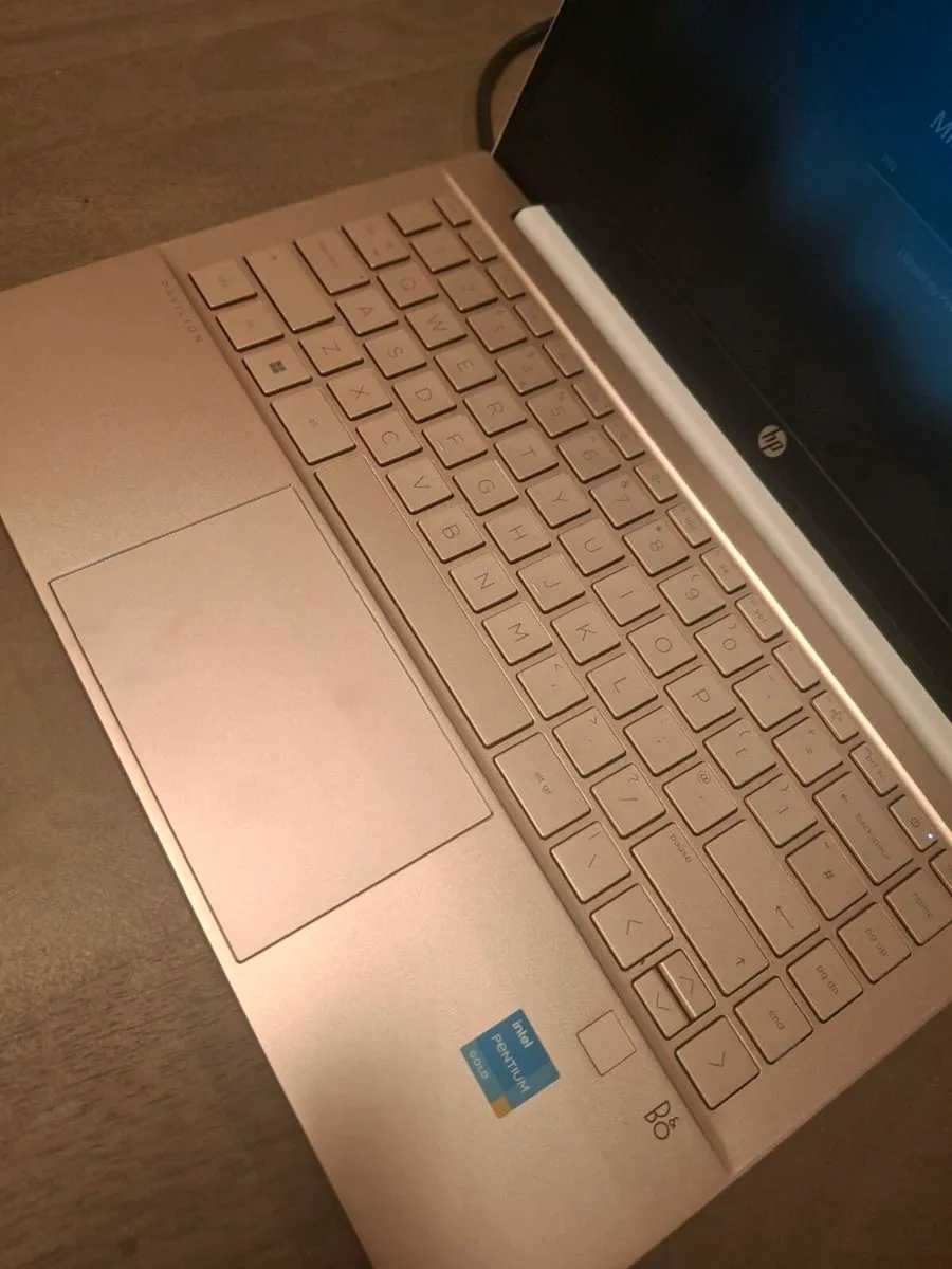 HP PAVILION rosegold laptop - Image 3