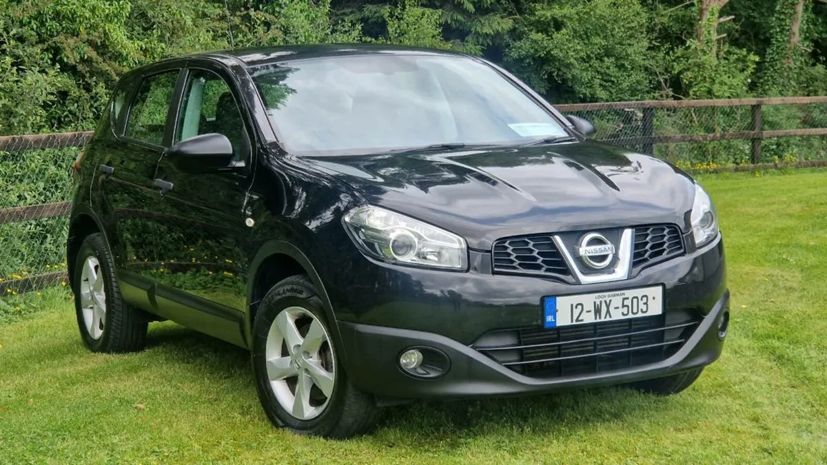Nissan Qashqai 1.5 DCI, ** Low Mileage ** - Image 3