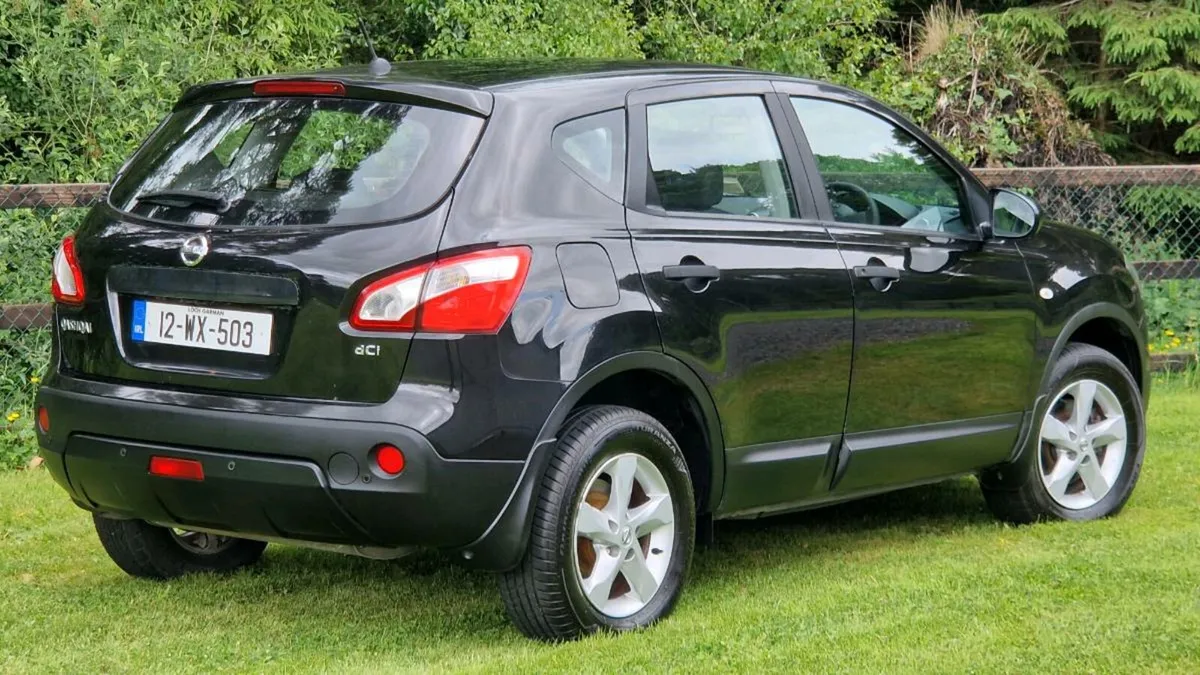 Nissan Qashqai 1.5 DCI, ** Low Mileage ** - Image 4