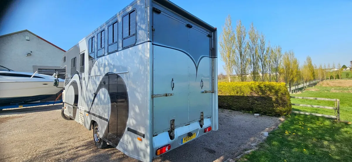2015 Daf LF45 7.5t 3 Horse lorry Horsebox - Image 2