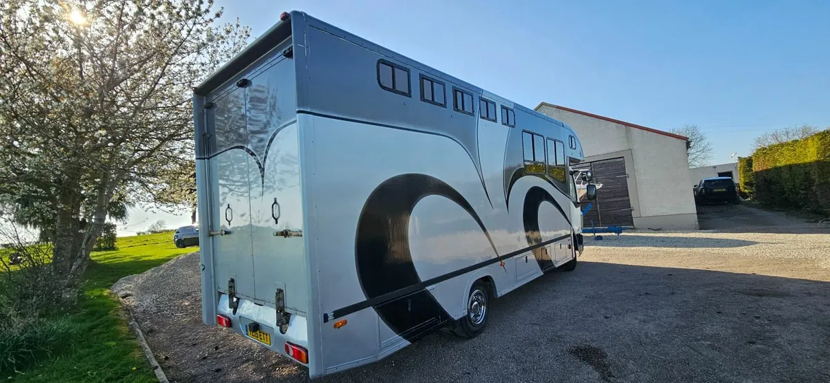2015 Daf LF45 7.5t 3 Horse lorry Horsebox - Image 3