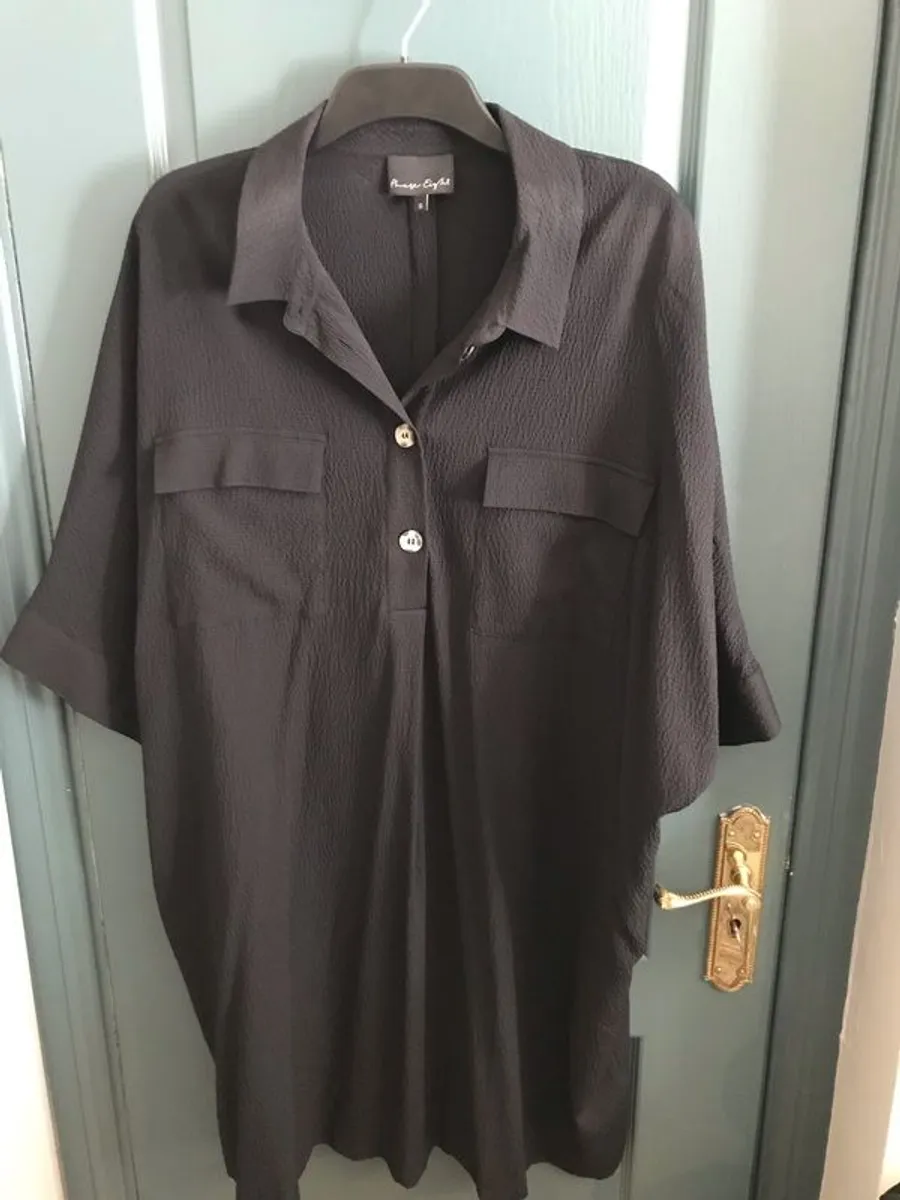 Phase-Eight fine waffle/crepe black tunic top with pockets - Image 2