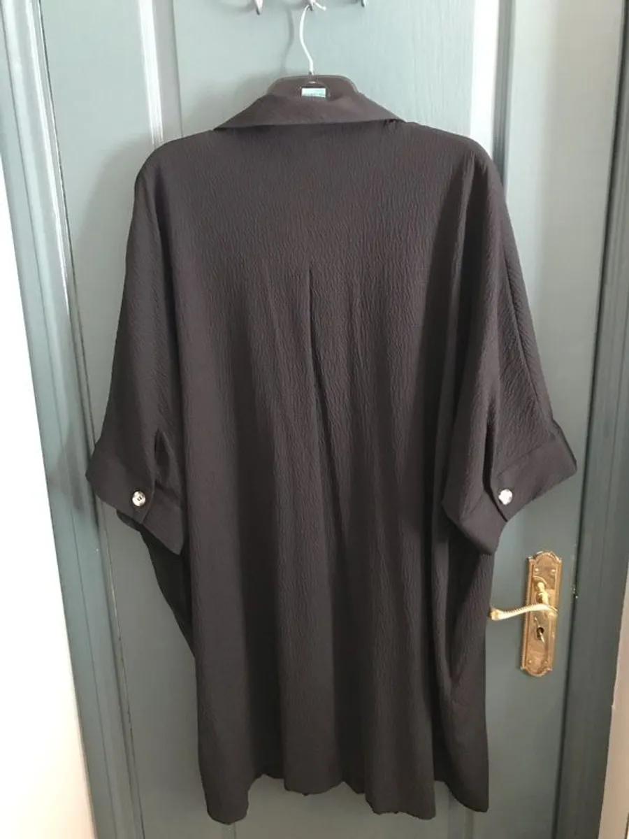 Phase-Eight fine waffle/crepe black tunic top with pockets - Image 4