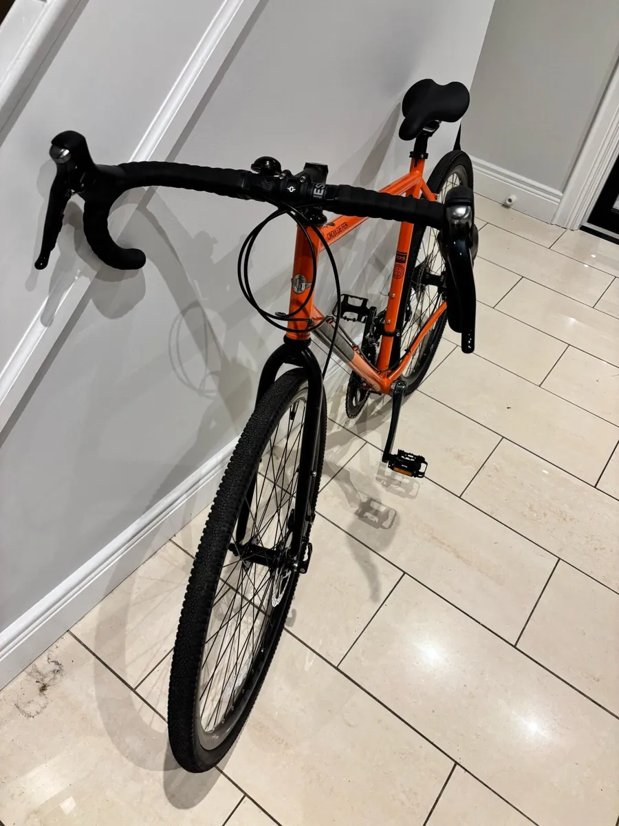 Genesis Croix Der Fer 20 Gravel Bike - Image 4