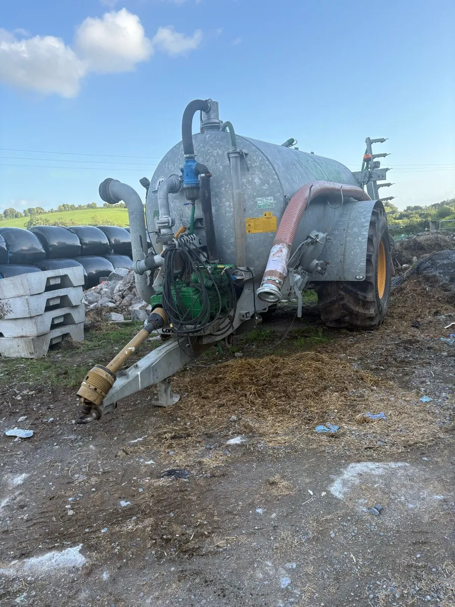 Vacuum tanker - Image 2