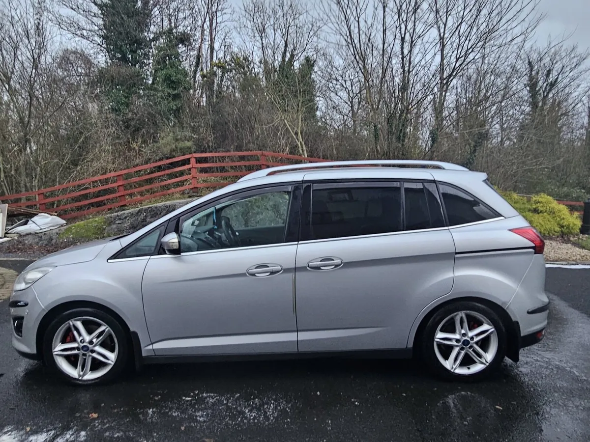 Selling my Ford C-Max Titanium 2011 manual - Image 3