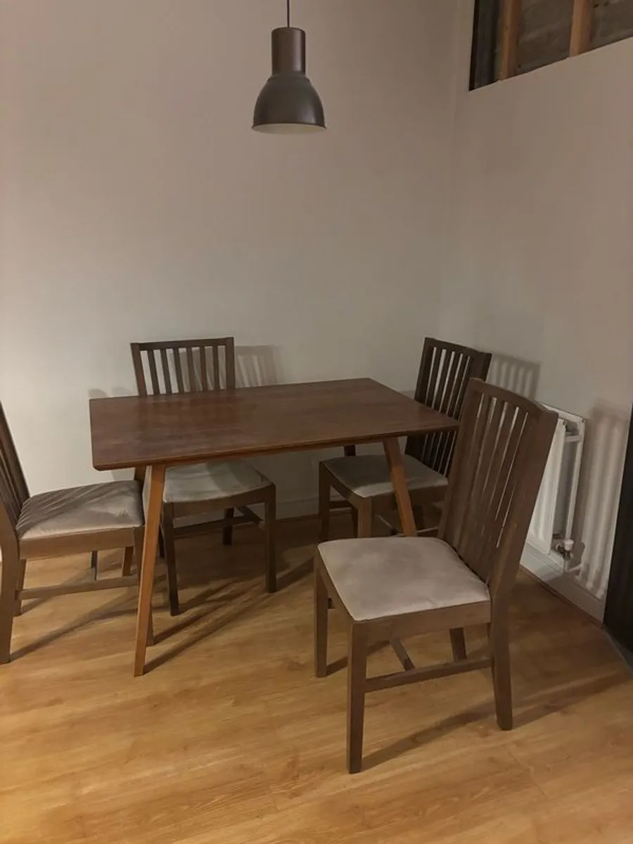 Dining Table & Chairs - Image 1