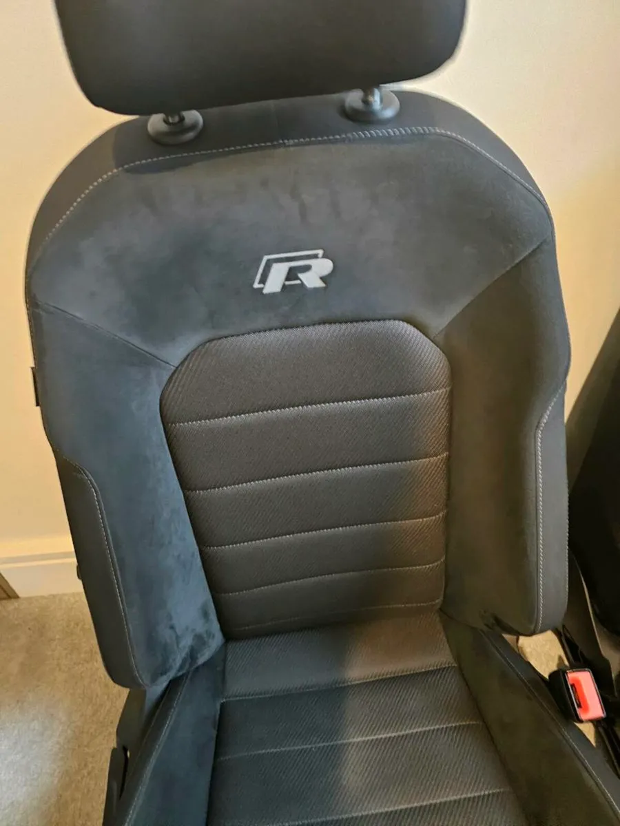 MK7.5 Golf R seats - Image 4