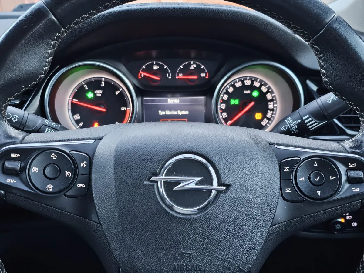 Opel Insignia 2018 turbo diesel €8990 - Image 4