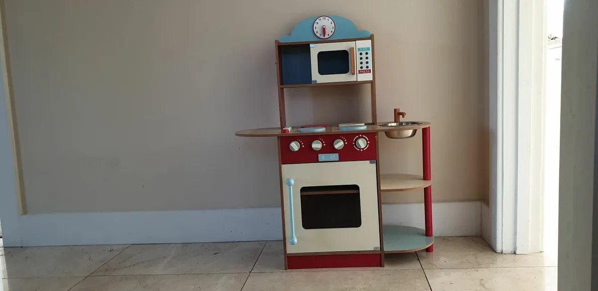 Kids Play Kitchen with lots of accessories - Image 1
