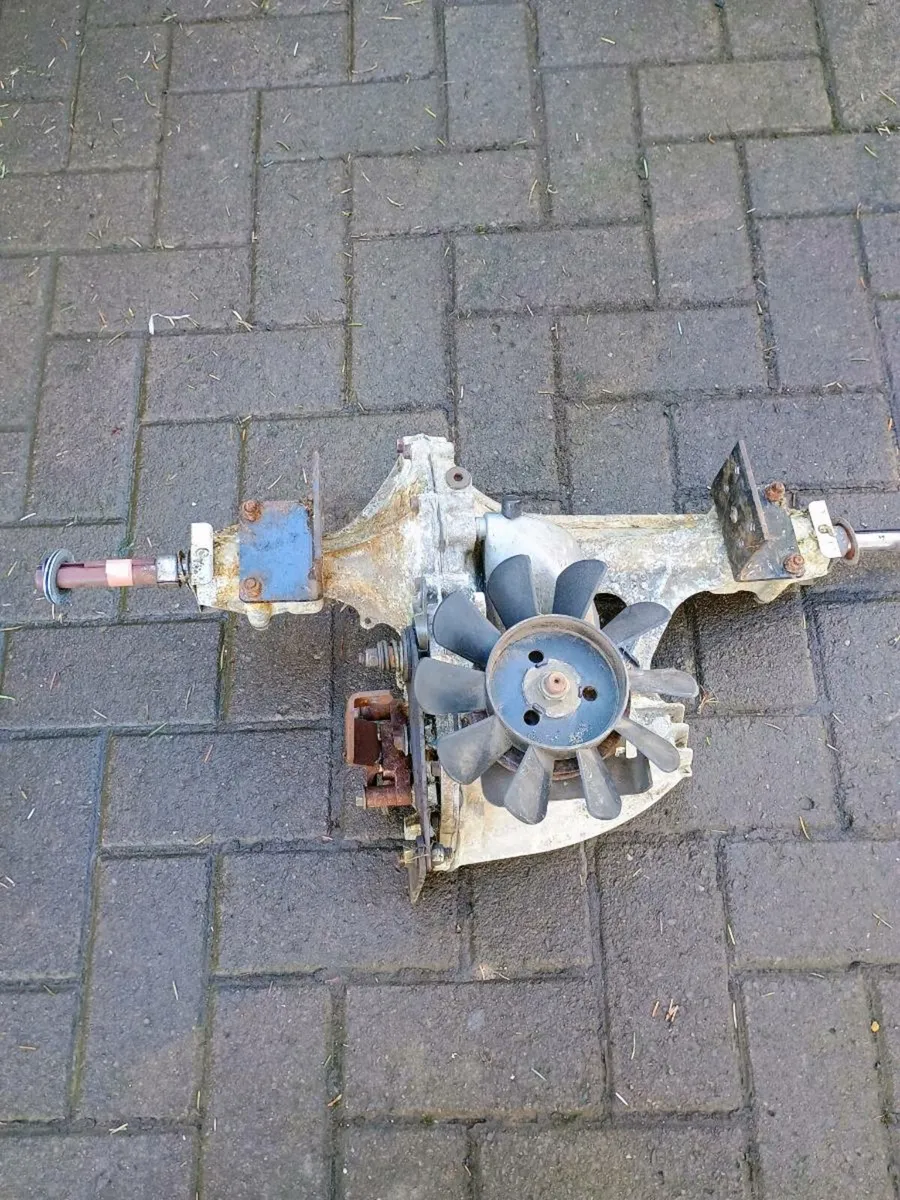 Lawnmower gearbox - Image 2