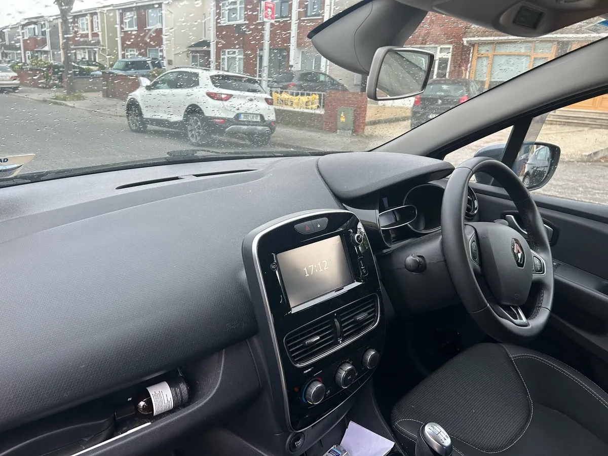 Renault Clio - Image 4