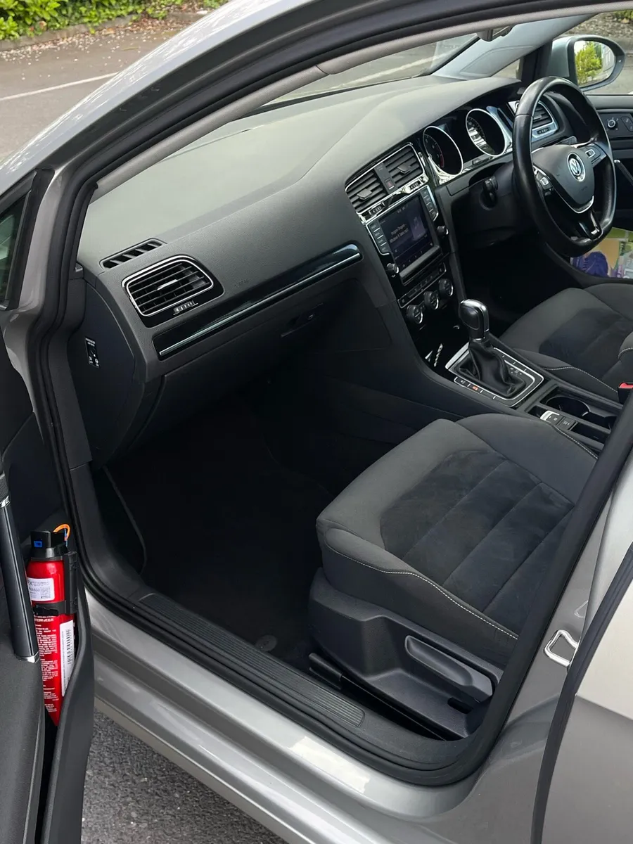 Volkswagen Golf - Image 2