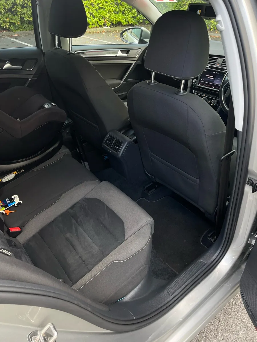 Volkswagen Golf - Image 4
