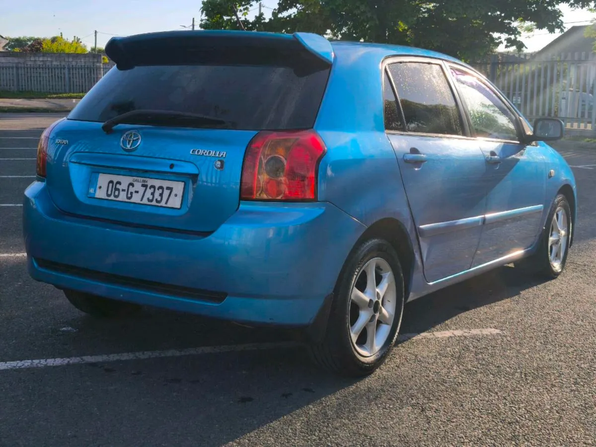 Toyota corolla - Image 4