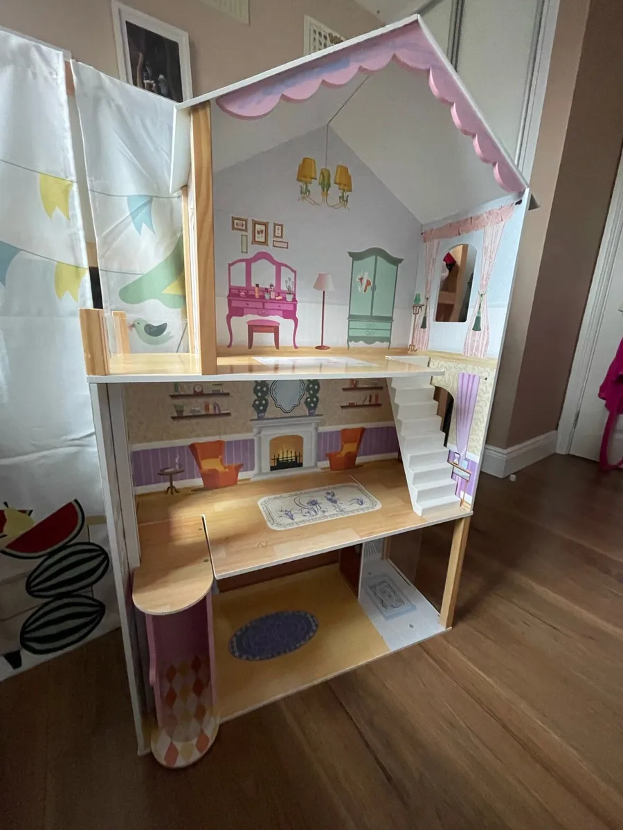 Doll house - Image 1