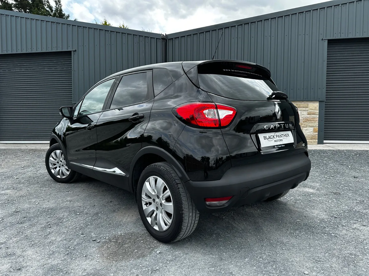 Renault Captur 171’ Expression LOW MILEAGE - Image 3