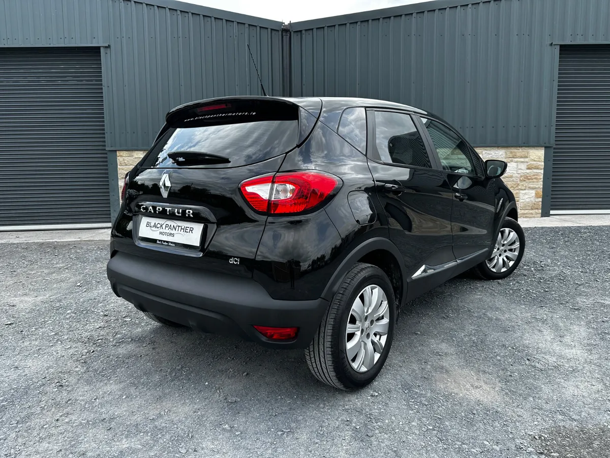 Renault Captur 171’ Expression LOW MILEAGE - Image 4