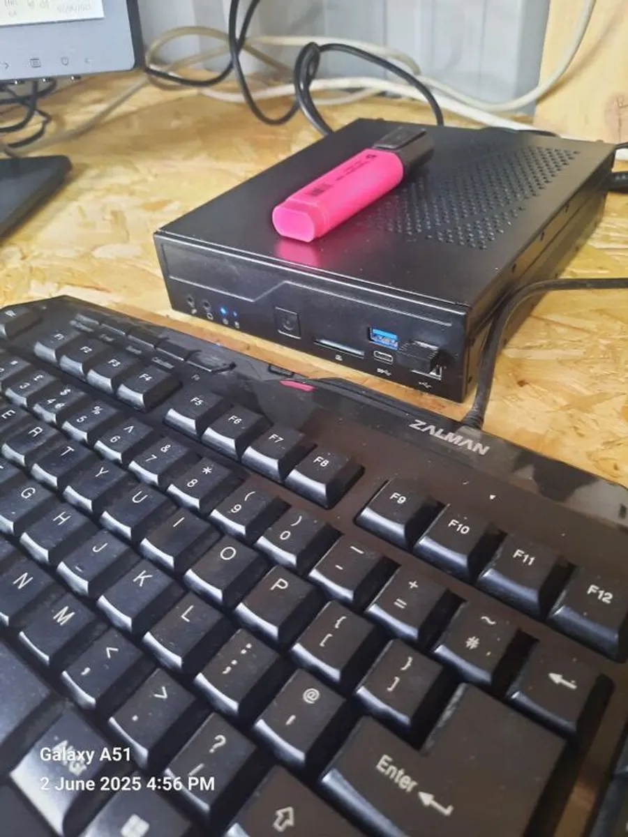 Shuttle XPC DHS610 Complete Mini PC - Image 1