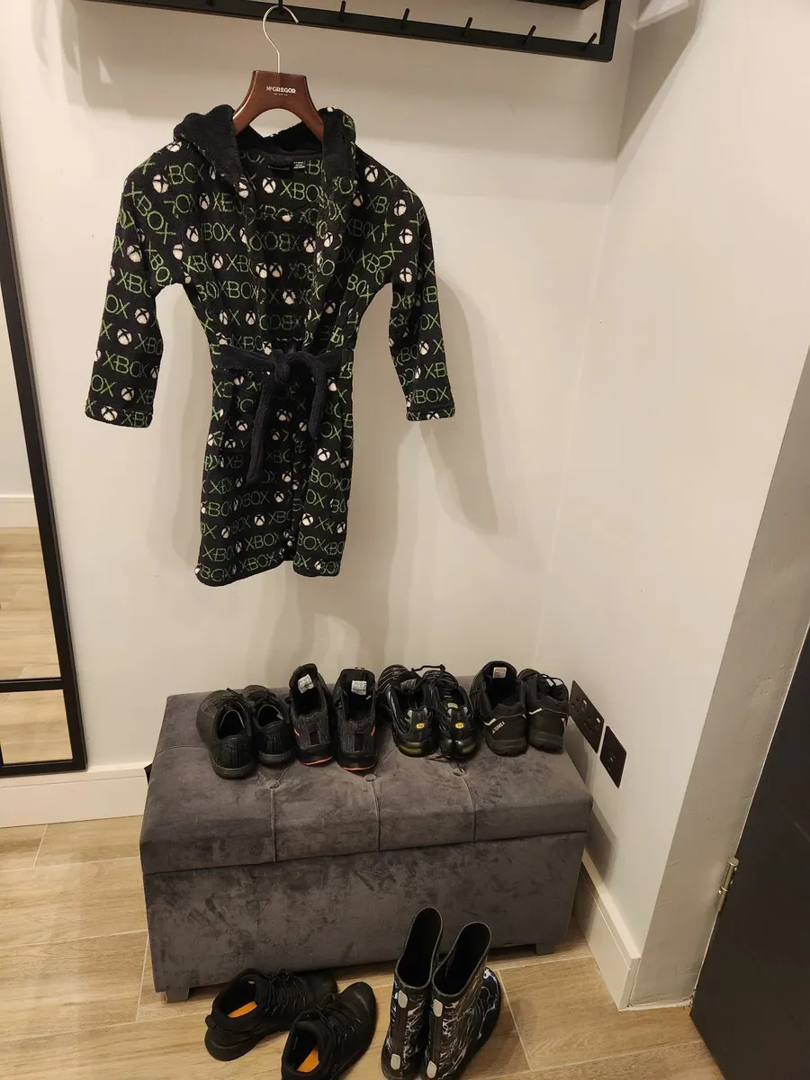 Boys trainers sizes from uk 3.5 till uk 5.5 - Image 1