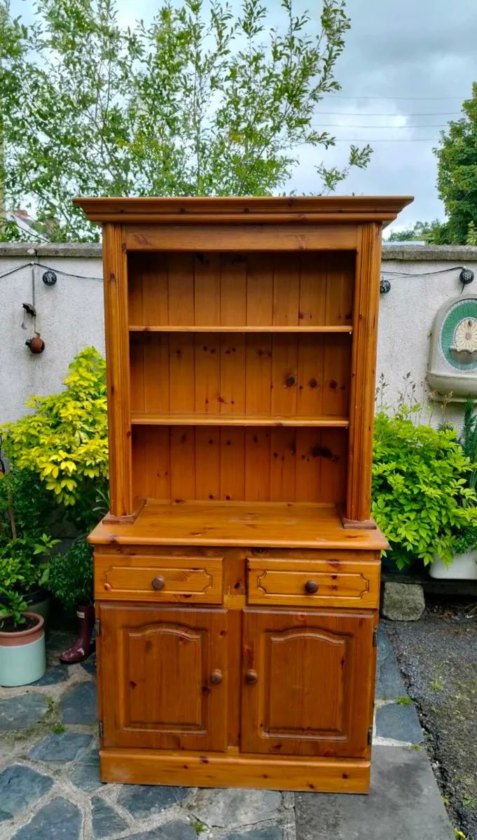 Pine kitchen dresser. - Image 1