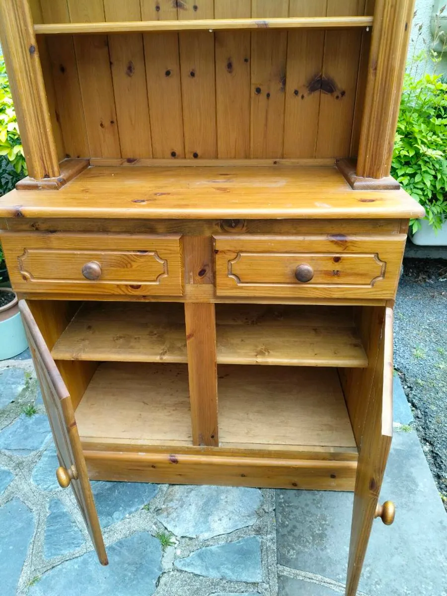 Pine kitchen dresser. - Image 3