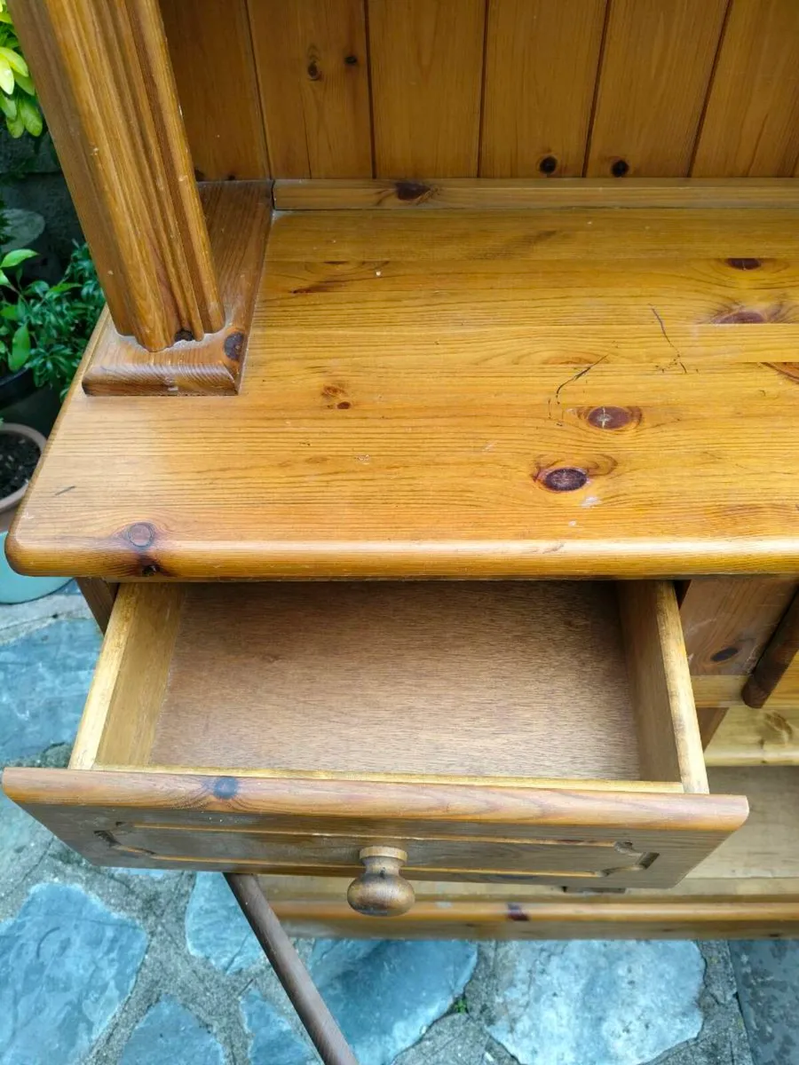 Pine kitchen dresser. - Image 4