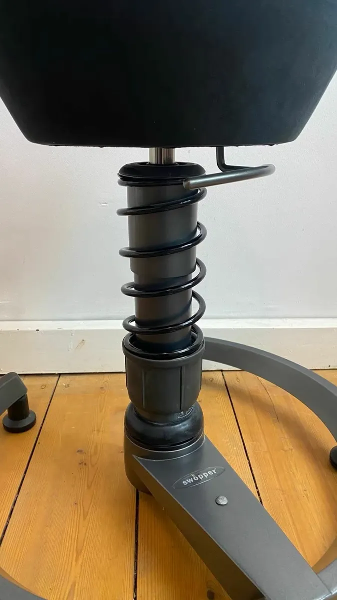 Swopper Aeris Dynamic Sitting Pouf - Image 3
