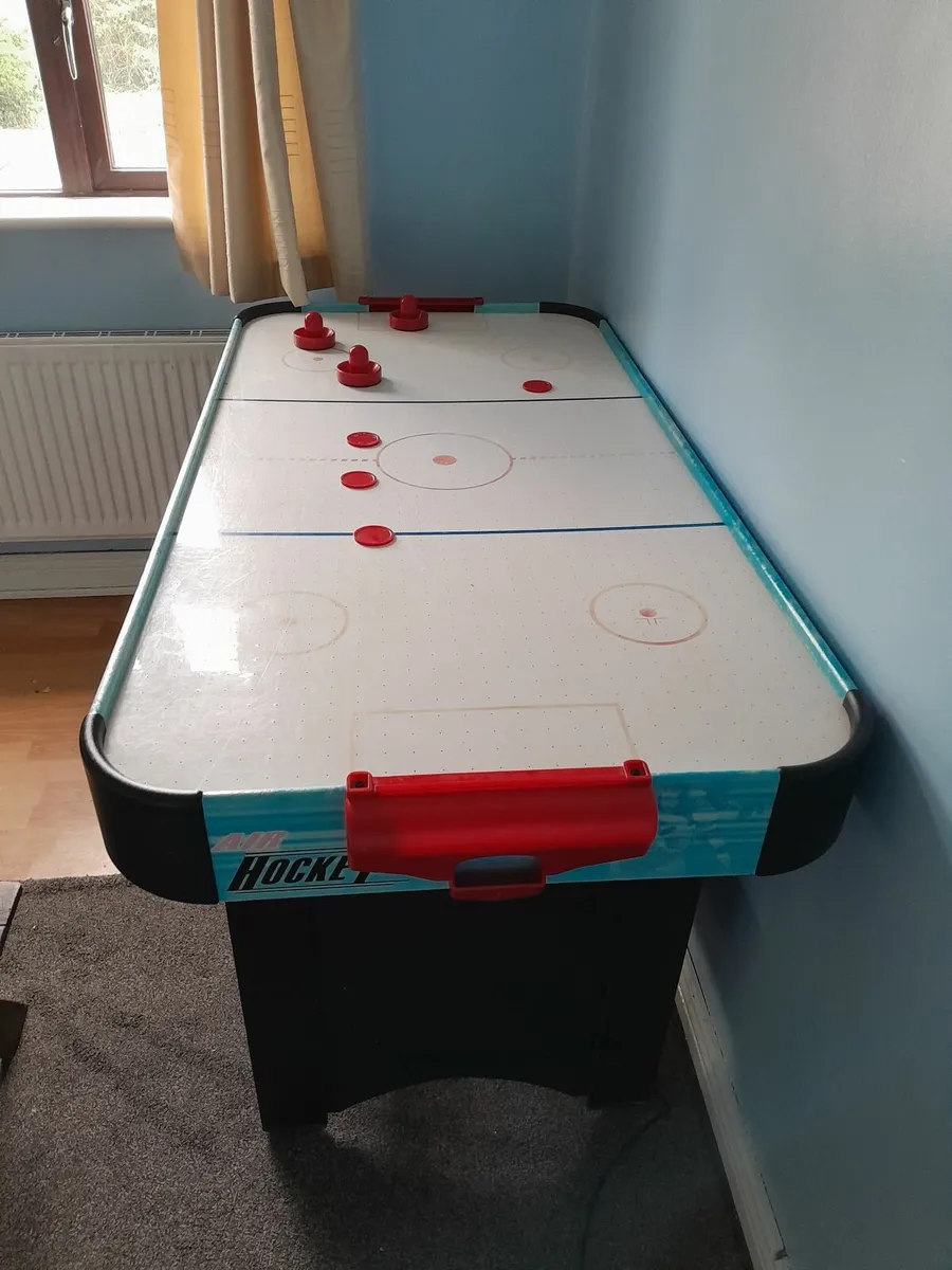 Air hockey table - Image 2