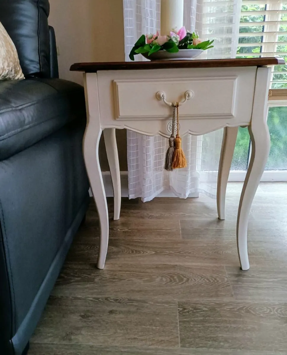 Beautiful Side / Lamp Table. - Image 2