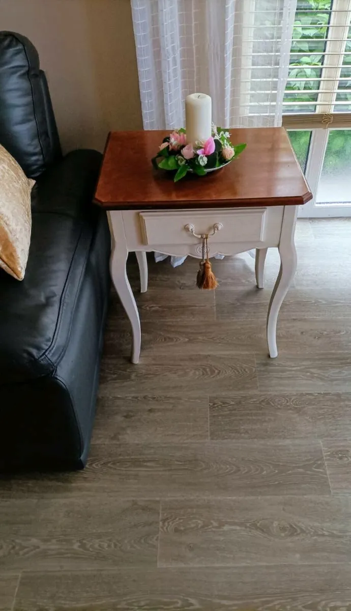 Beautiful Side / Lamp Table. - Image 1