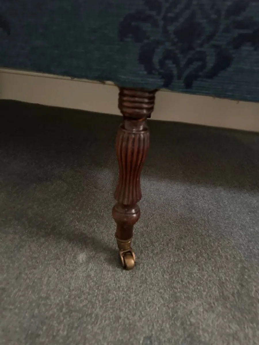 Free Couch - Image 2