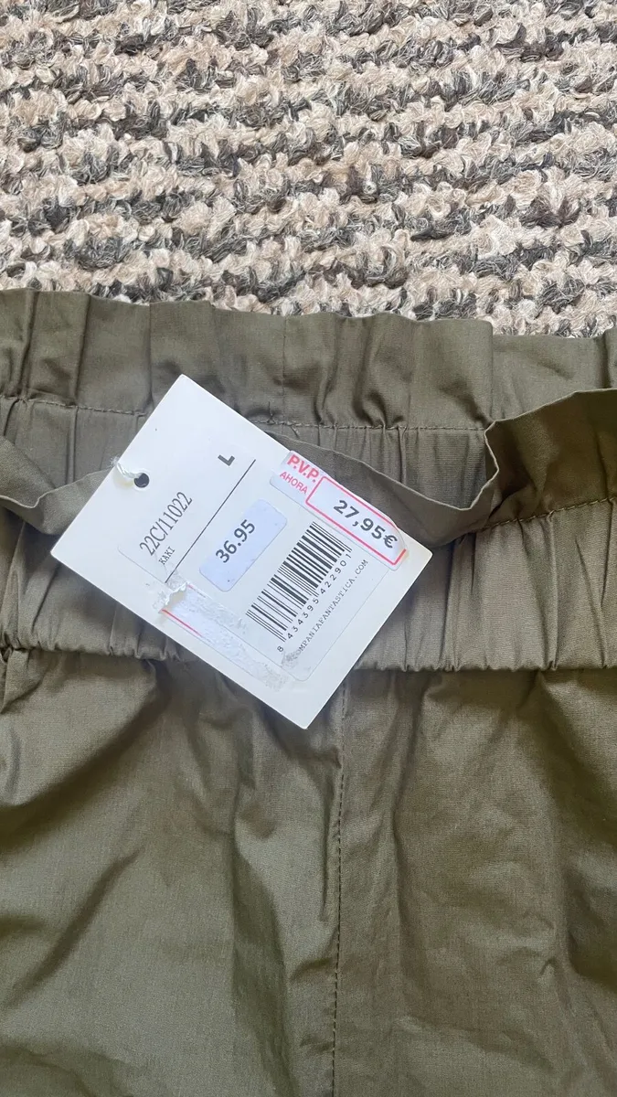 New women’s shorts large - Image 4