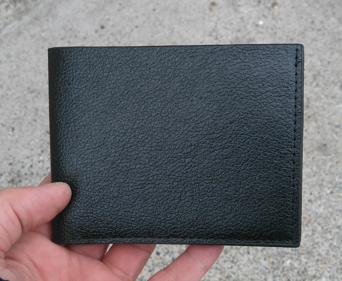 3 MEN'S WALLETS (BRAND NEW). - Image 4