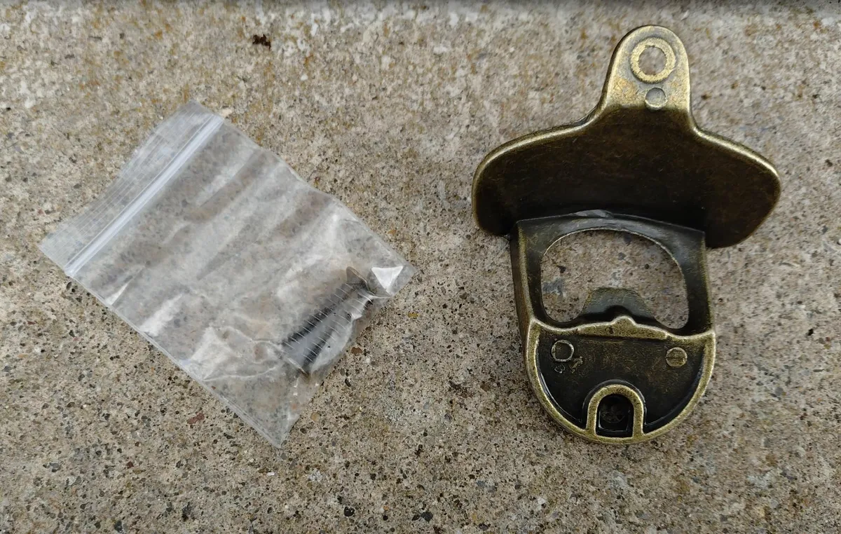 COCA COLA METAL WALL MOUNTED BOTTLE OPENER (NEW). - Image 2