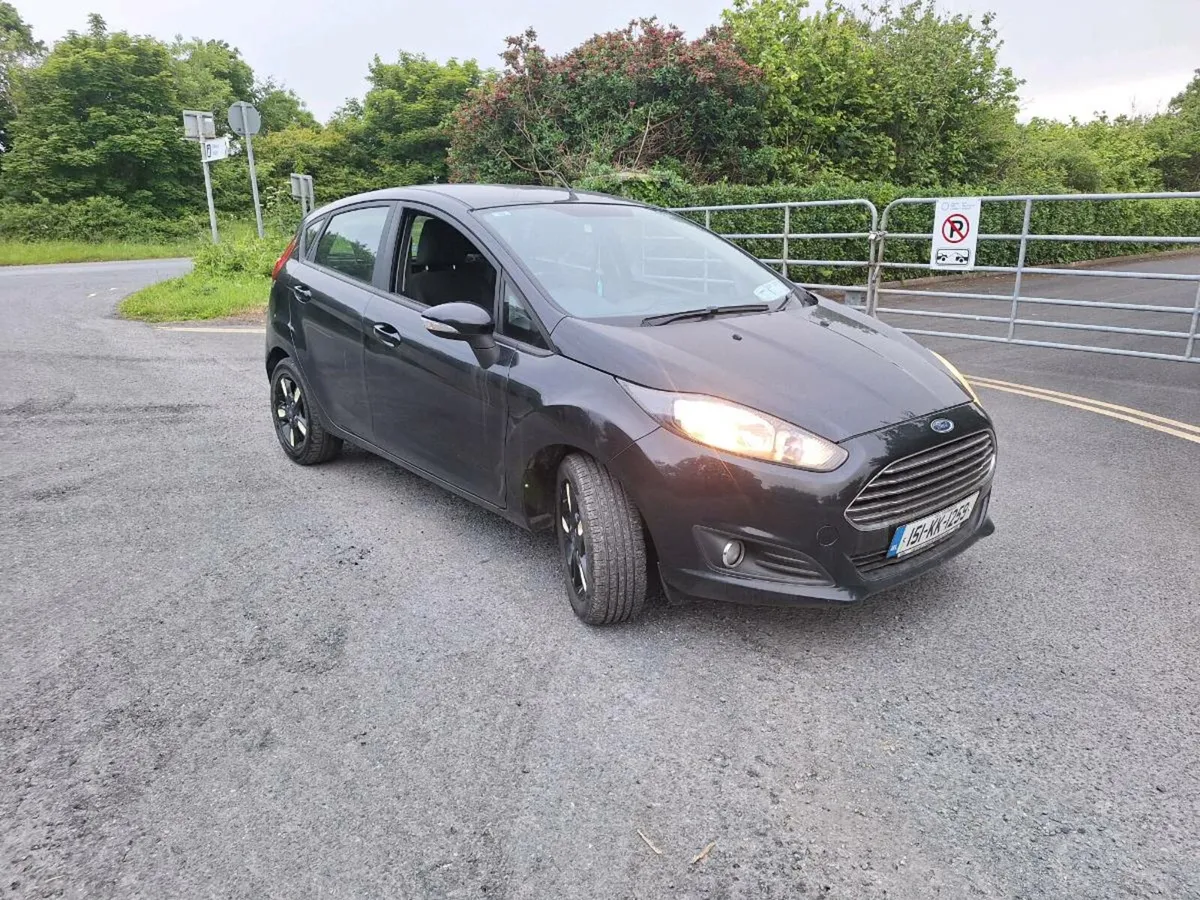 Ford Fiesta 2015 - Image 2