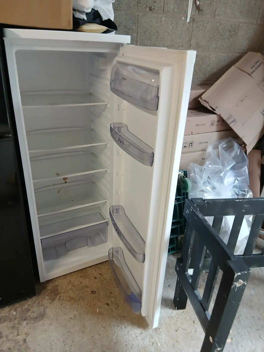 Fridge freezer. Fridge. Washing machine - Image 4