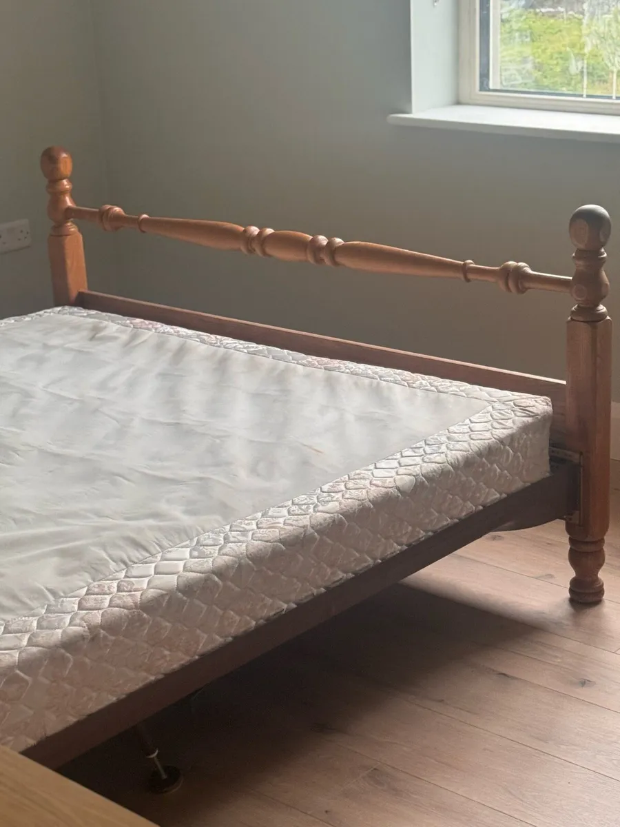 Free king size bed (old) - Image 1