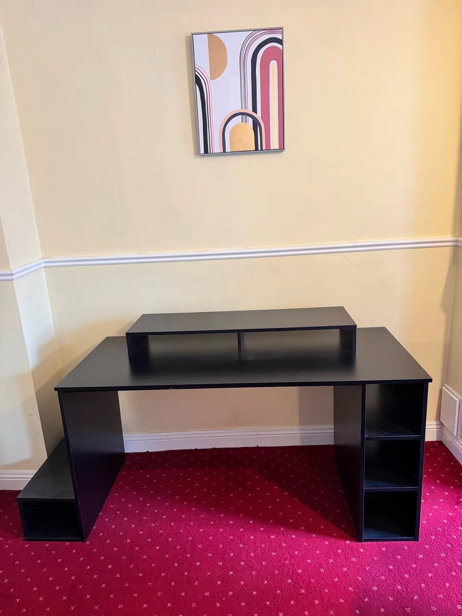 Desk computer - Image 1