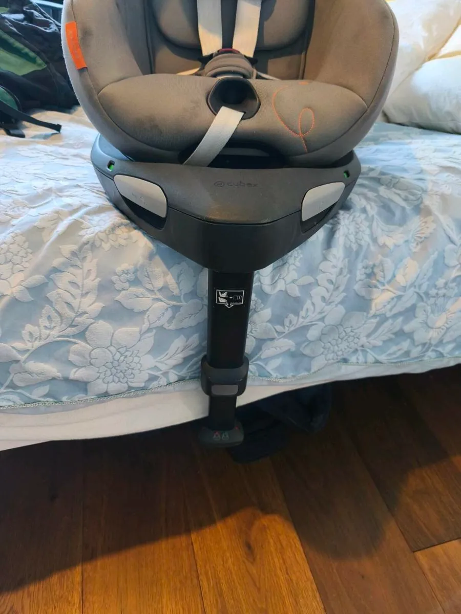 Car seat - Image 4