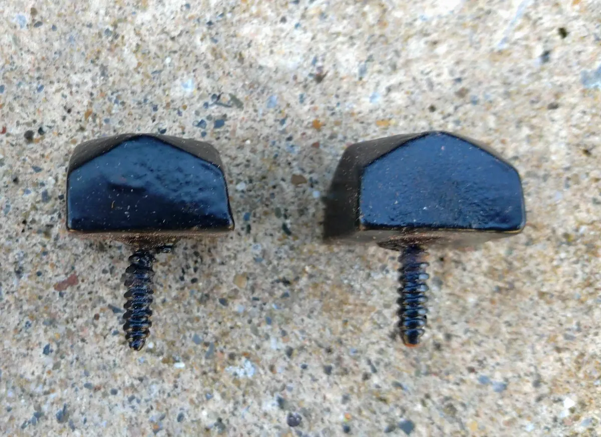 PACK OF 6, BLACK ANTIQUE FINISH, DOOR STUDS (NEW). - Image 2