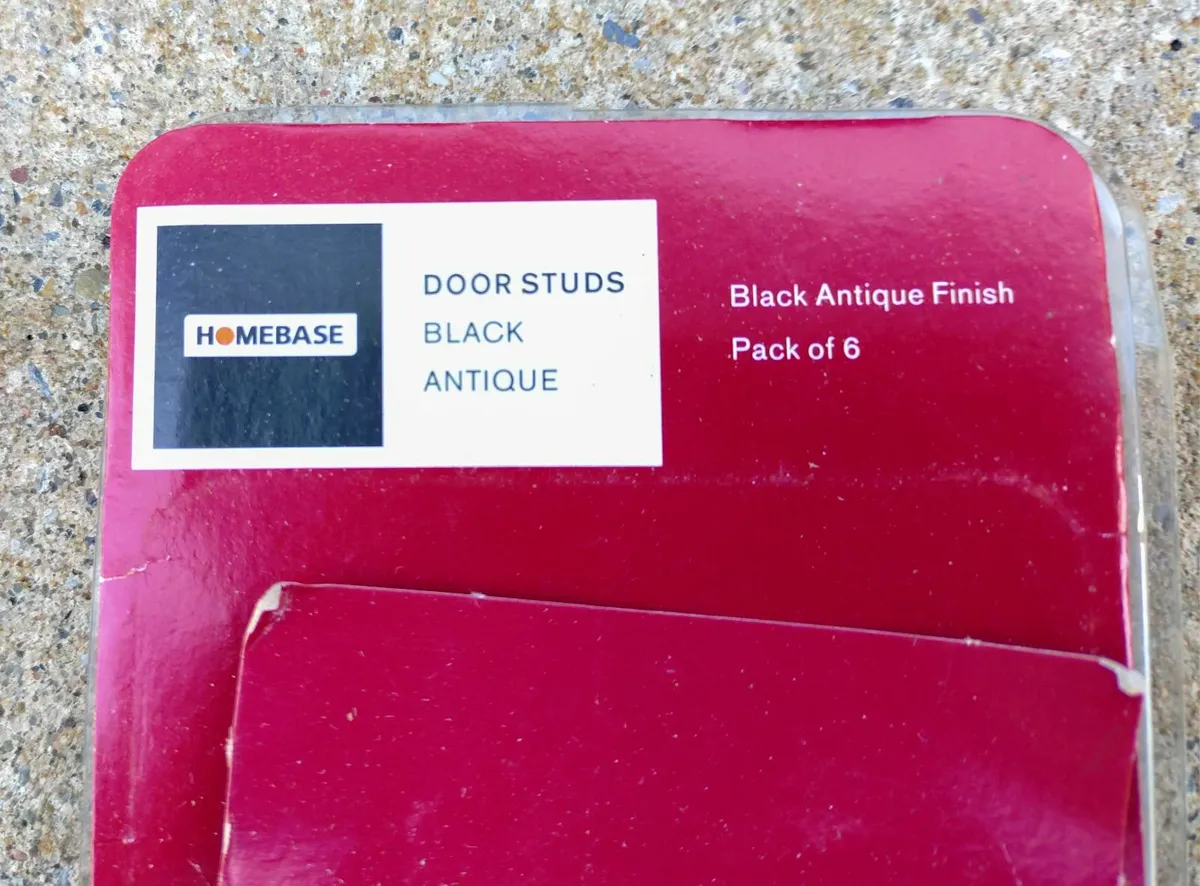 PACK OF 6, BLACK ANTIQUE FINISH, DOOR STUDS (NEW). - Image 3