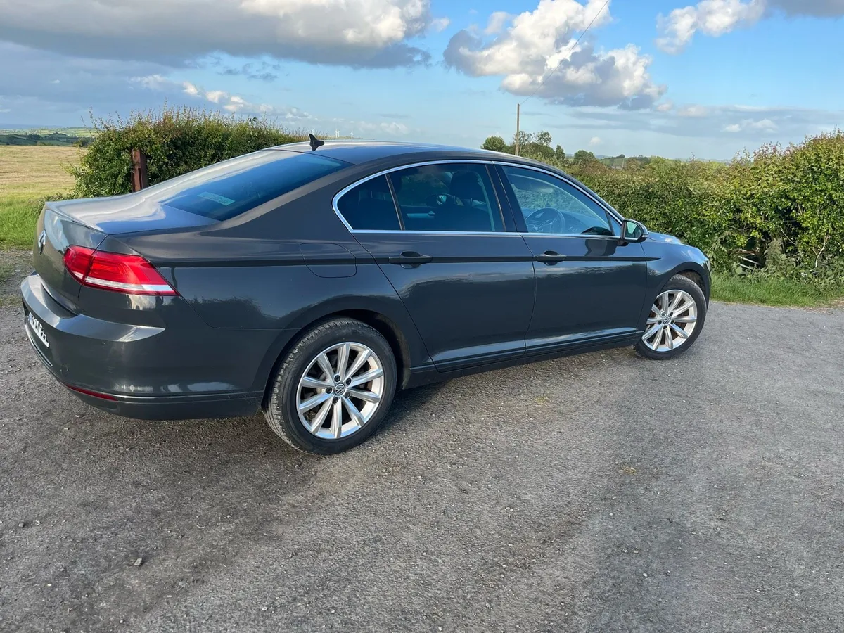 Car - Image 3