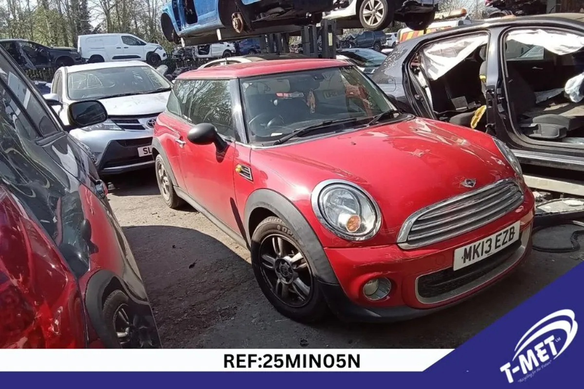 2013 MINI ONE BREAKING FOR PARTS - Image 1