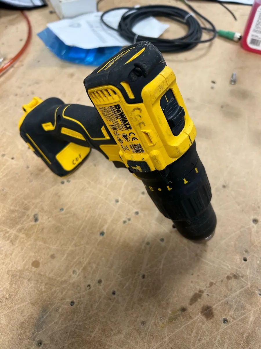 DeWALT drill - Image 3