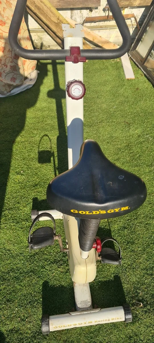 4 x items of exercise equipment - Image 2