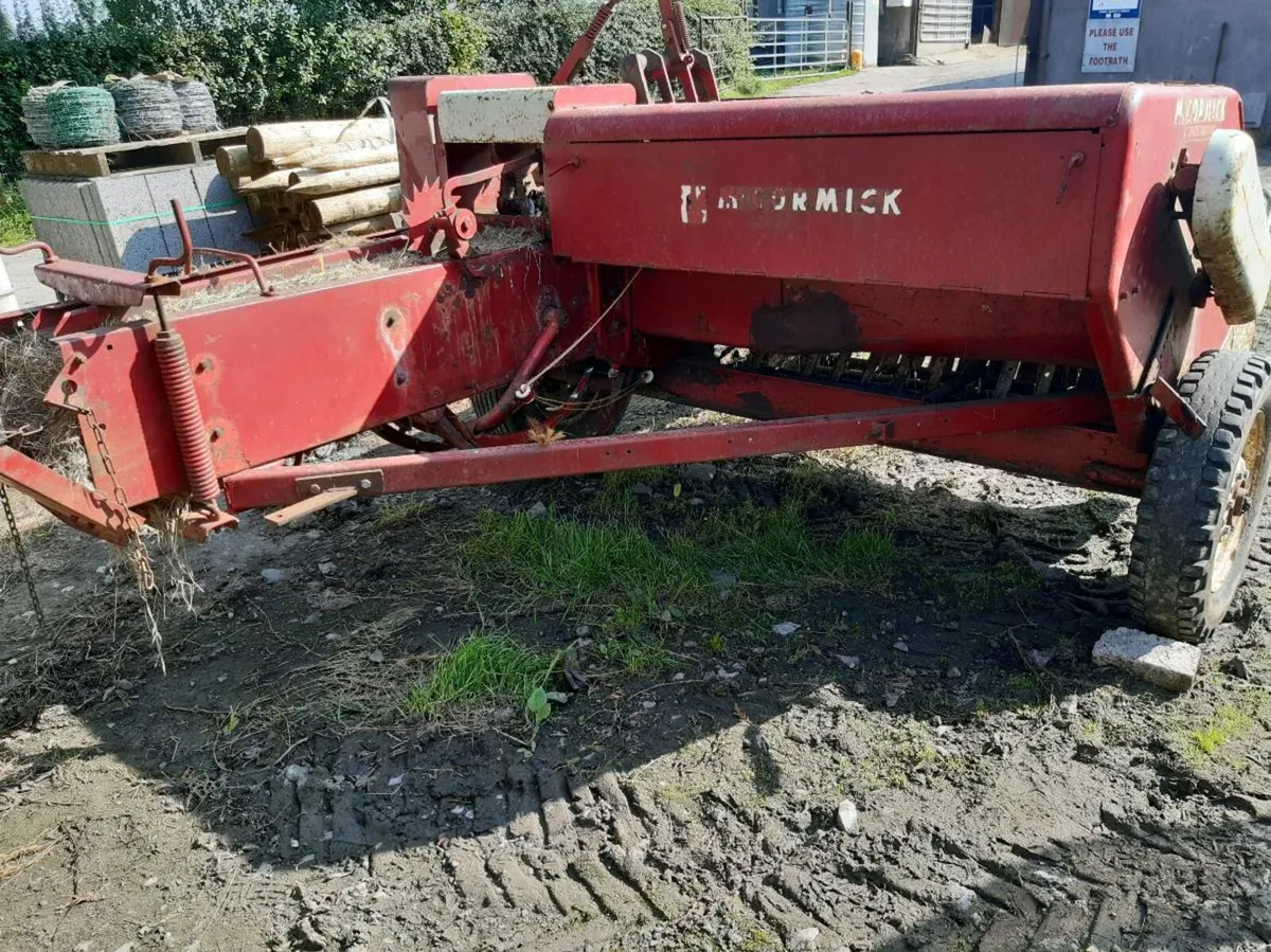 International B47 Square Baler - Image 3