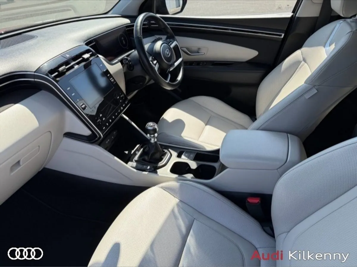 Hyundai Tucson Exucutive 1.6 DSL 5DR  1 Owner - T - Image 4